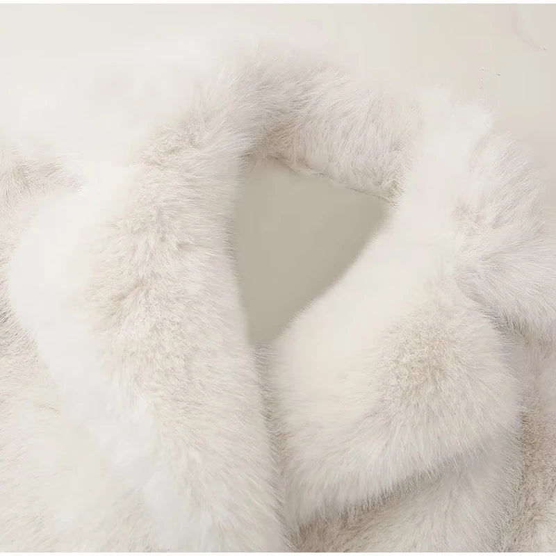 Cappotto in pelliccia sintetica soffice da donna, spesso e caldo, con colletto rovesciato, alla moda, di lusso, top 2024, elegante da donna, soprabito da strada