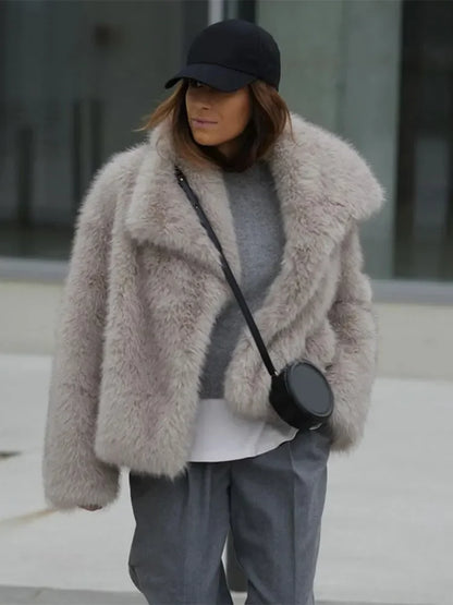 Caldo ed elegante cappotto in pelliccia sintetica da donna invernale spesso a maniche lunghe, tinta unita, 2024, nuovo capospalla da strada alla moda per donna