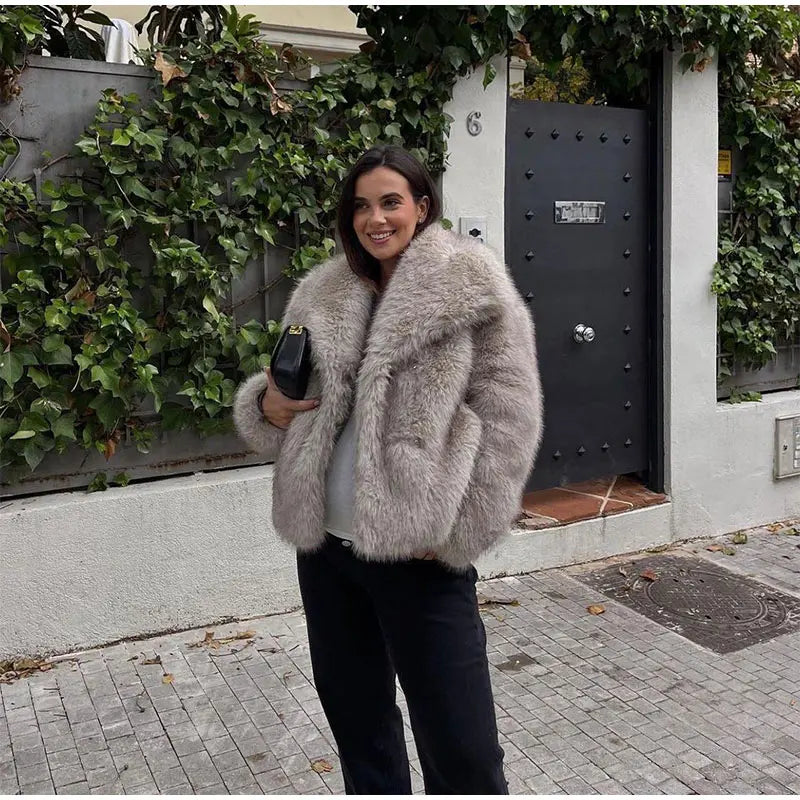 Caldo ed elegante cappotto in pelliccia sintetica da donna invernale spesso a maniche lunghe, tinta unita, 2024, nuovo capospalla da strada alla moda per donna